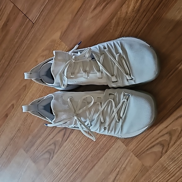 Under Armour Stephen Curry Shoes, size 11 - Picture 2 of 4